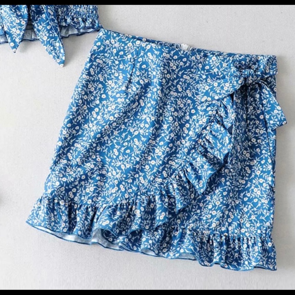 BLUE FLORAL SKIRT